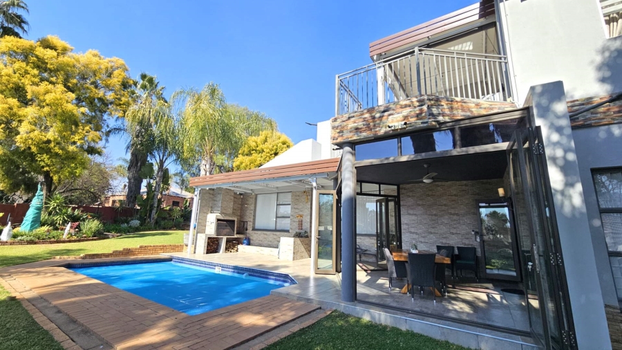 4 Bedroom Property for Sale in Ifafi North West